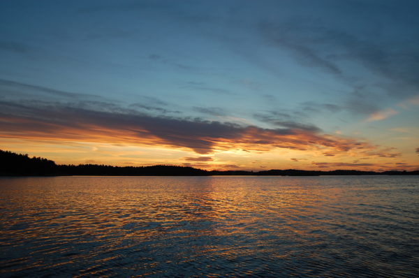Foto av Vestfold-kysten i solnedgang